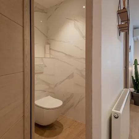 아파트 7 Rhone Super T2 Renove Avec Place De Parking Privee *