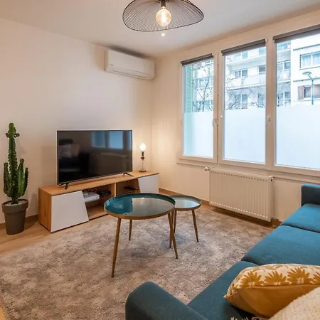 7 Rhone Super T2 Renove Avec Place De Parking Privee Apartment